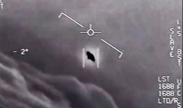 14 UFO bí ẩn xuất hiện trên vùng biển Mỹ, dân tình đặt ra đủ loại giả thuyết điên rồ - Ảnh 2.