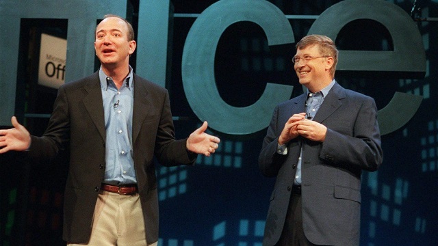 Điểm chung của Bill Gates và Jeff Bezos: Đều thích rửa bát - Ảnh 1.