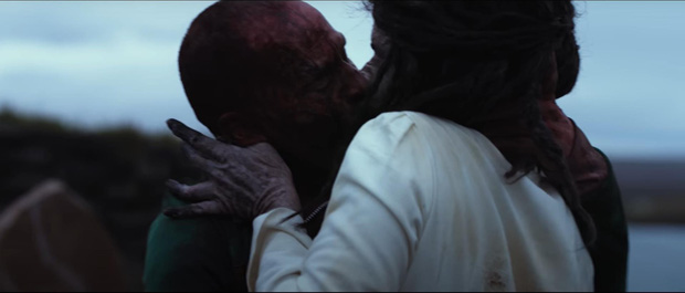 5 cảnh ghê rợn nhất dòng phim xác sống: Ói ra nội tạng chưa đáng sợ bằng ân ái với zombie - Ảnh 6.