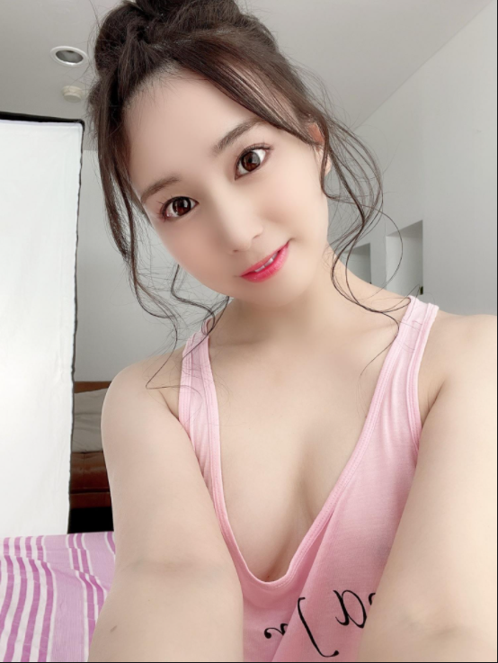 Yêu nghề, hot girl phim 18+ hứa cống hiến tới cùng trước khi giải nghệ, tung ra cả chục tác phẩm mới trong ít ngày - Ảnh 1.