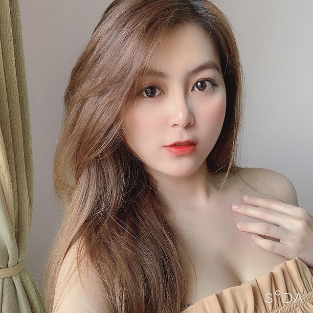 Tạm dừng làm YouTuber, cô giáo hot girl Trân Trần khiến CĐM bỏng mắt với màn khoe vòng một gợi cảm để test phao bơi - Ảnh 11.