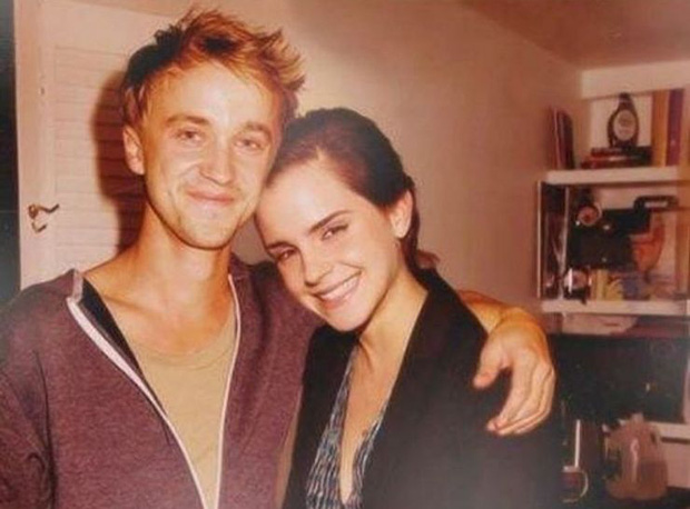 Malfoy Tom Felton bất ngờ nhắc đến Emma Watson, tiết lộ luôn tình cảm mập mờ: Cặp đôi Harry Potter có gì đó sau 10 năm? - Ảnh 4.