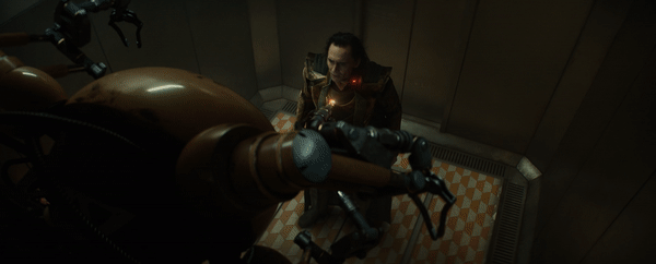 Loki tập 1 cũng ảo diệu như WandaVision, chú lừa bị nhốt trong miệng và không mảnh vải che thân - Ảnh 4.