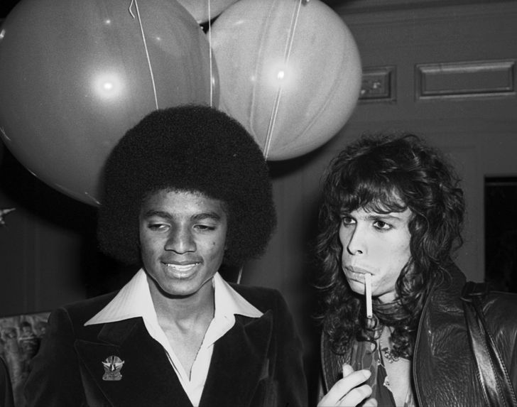 Michael Jackson sẽ trông như thế nào ở tuổi 50 nếu ông hoàng nhạc Pop chưa từng phẫu thuật thẩm mỹ? - Ảnh 2.