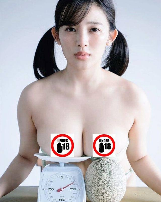 Khoe đôi gò bồng đảo ngoại cỡ, hot girl gợi cảm gây sốc khi mang cả vòng một ra đọ độ nặng với quả dưa - Ảnh 5. Khoe đôi gò bồng đảo ngoại cỡ, hot girl gợi cảm gây sốc khi mang cả vòng một ra đọ độ nặng với quả dưa - Ảnh 5.