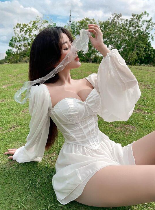 Nhan sắc “lên hương, hot girl ngực khủng bị CĐM soi nghi ngờ dao kéo, lạm dụng sửa mặt - Ảnh 2.