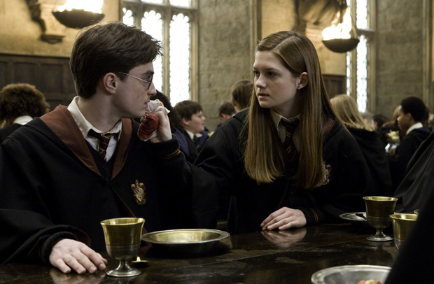  6 sai lệch so với nguyên tác của Harry Potter: Cú twist ngoạn mục lại bị cắt bỏ, mối tình của Harry vốn dĩ nồng thắm hơn nhiều! - Ảnh 8.