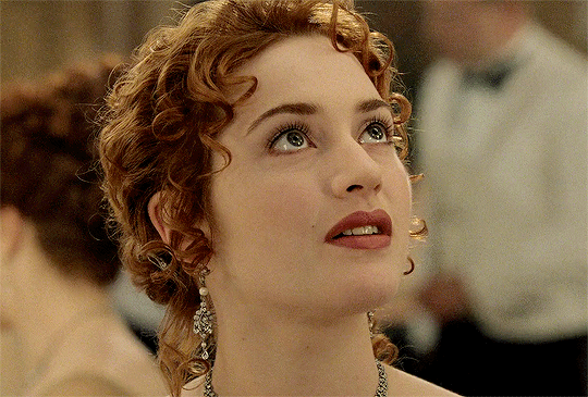 10 bộ phim khiến diễn viên chính nhục nhã, xấu hổ cả đời: Kate Winslet muốn nôn mửa vì Titanic, ngôi sao khác còn khóc suốt 1 tiếng vì bị ép đóng! - Ảnh 12.