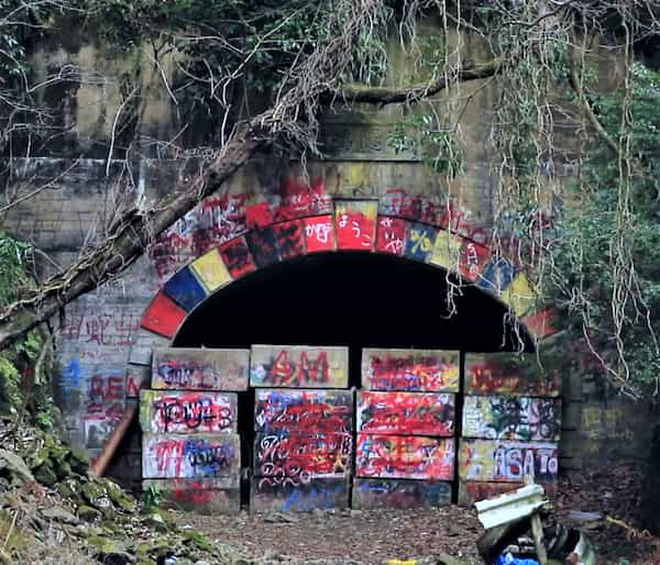 Tìm sự thật về 