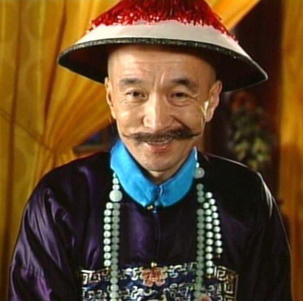 Tể tướng Lưu Gù: Mâu thuẫn với Càn Long - Hoà Thân, bị phong sát khốc liệt vì quá... liêm khiết, giờ ra sao ở tuổi 74? - Ảnh 1.