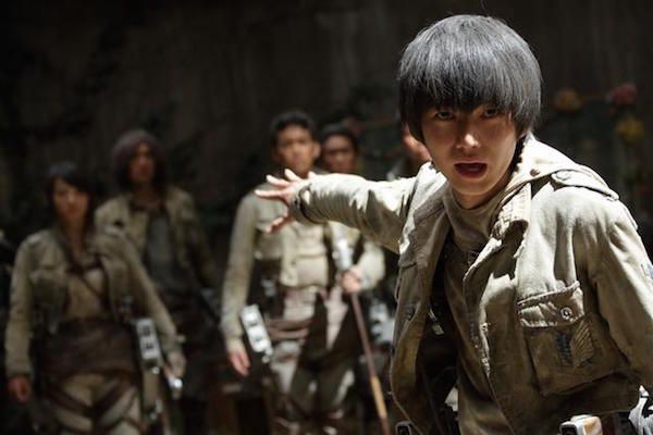 Tại sao Attack on Titan khi chuyển thể thành phim live-action lại thất bại thảm hại? - Ảnh 1.