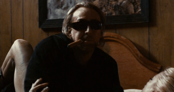 7 cảnh nóng tức mắt siêu thừa ở phim Hollywood: Nicolas Cage vừa đấu súng vừa... quan hệ chưa mất vệ sinh bằng phim cuối! - Ảnh 5.