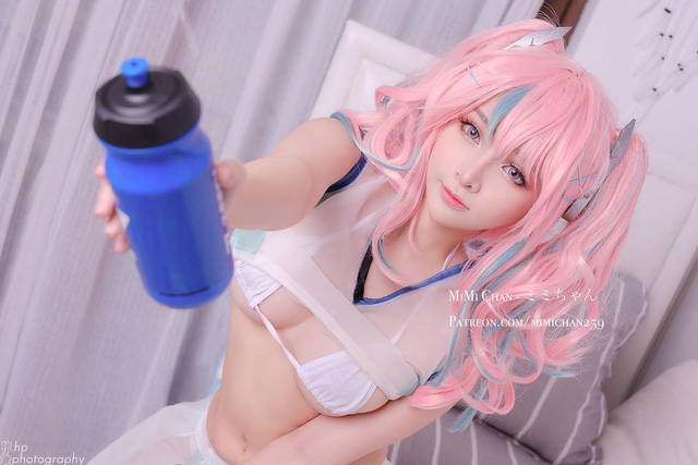 10 độ rét mướt căm căm, gái xinh Hà Nội không ngại “cắt xẻ táo bạo”, cosplay toàn những pha nóng bỏng mắt - Ảnh 14.