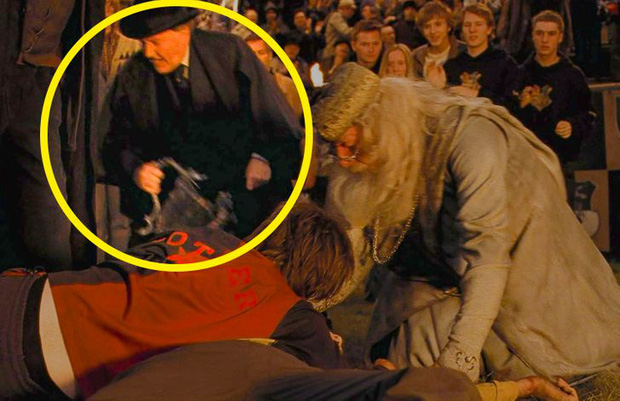 Loạt lỗi sai nhức nhối ở phim Harry Potter, fan nhận ra đảm bảo ngứa mắt: Harry bị Hagrid ép đi học sớm, riêng tập 4 chứa cả rổ sạn! - Ảnh 8.