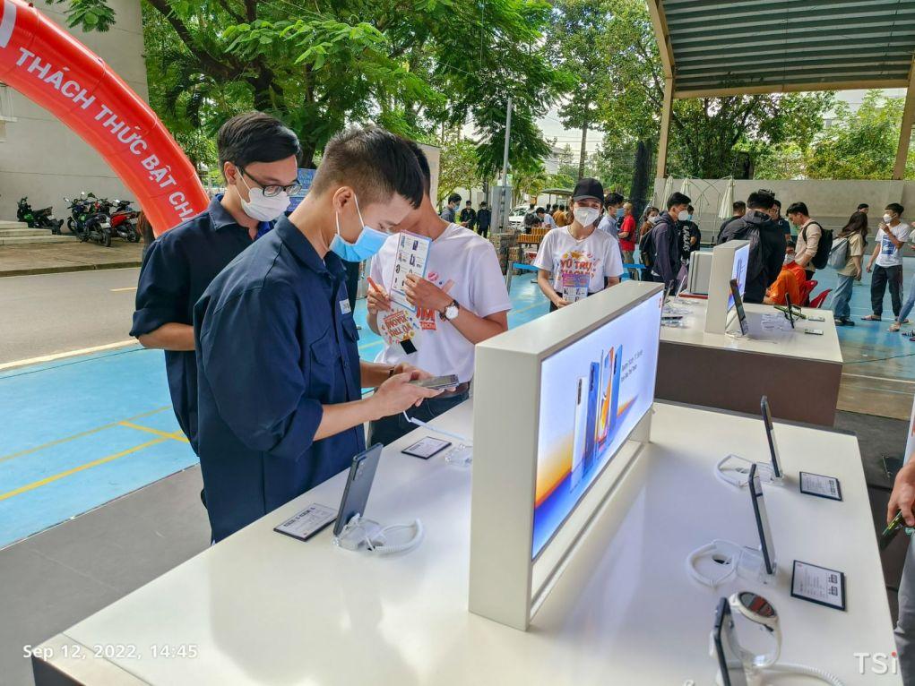 Xiaomi Campus Tour thành công ngoài mong đợi, hàng chục nghìn sinh viên háo hức tham dự - Ảnh 3.