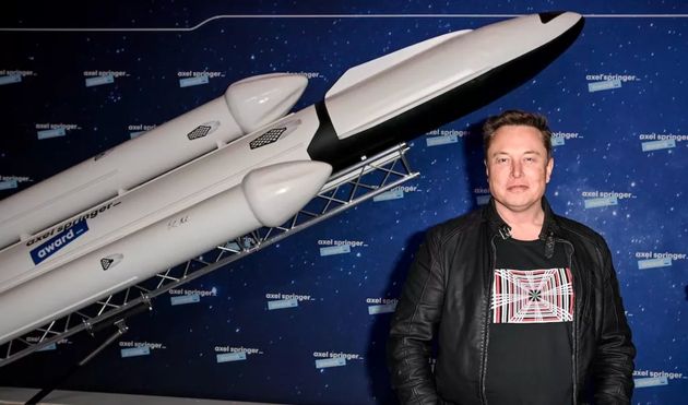 Tỷ phú Elon Musk và thú chơi ‘lạ đời': Tậu tên lửa chẳng chớp mắt, càng mua sắm tiền đổ về càng nhiều - Ảnh 2.