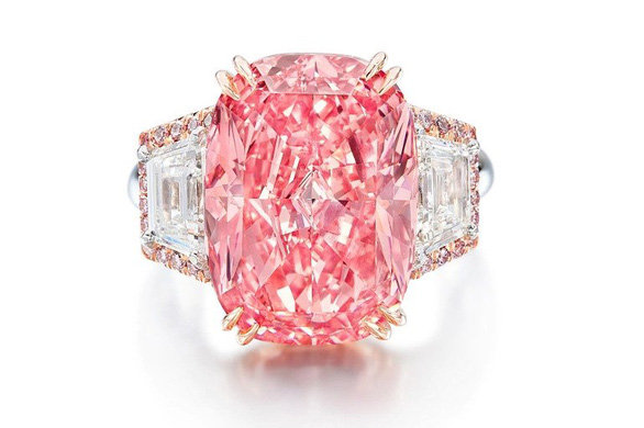 Viên kim cương hồng có giá trị cao kỷ lục thế giới Photo-1-16652181156292134420294-1665232471266-16652324714842107645940