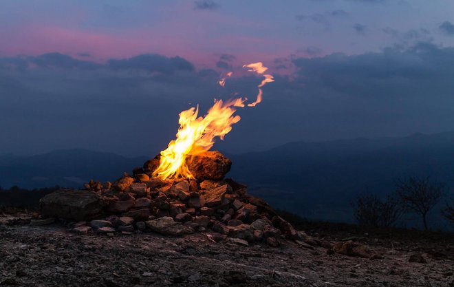 Núi lửa vô dụng nhất thế giới: Bếp lò nấu ăn của người dân - Ảnh 3.