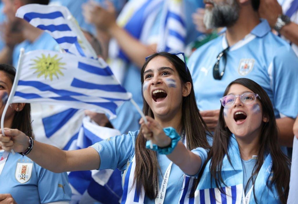 Ngắm dàn mỹ nhân cổ vũ cho ĐT Uruguay tại World Cup 2022 - Ảnh 6.