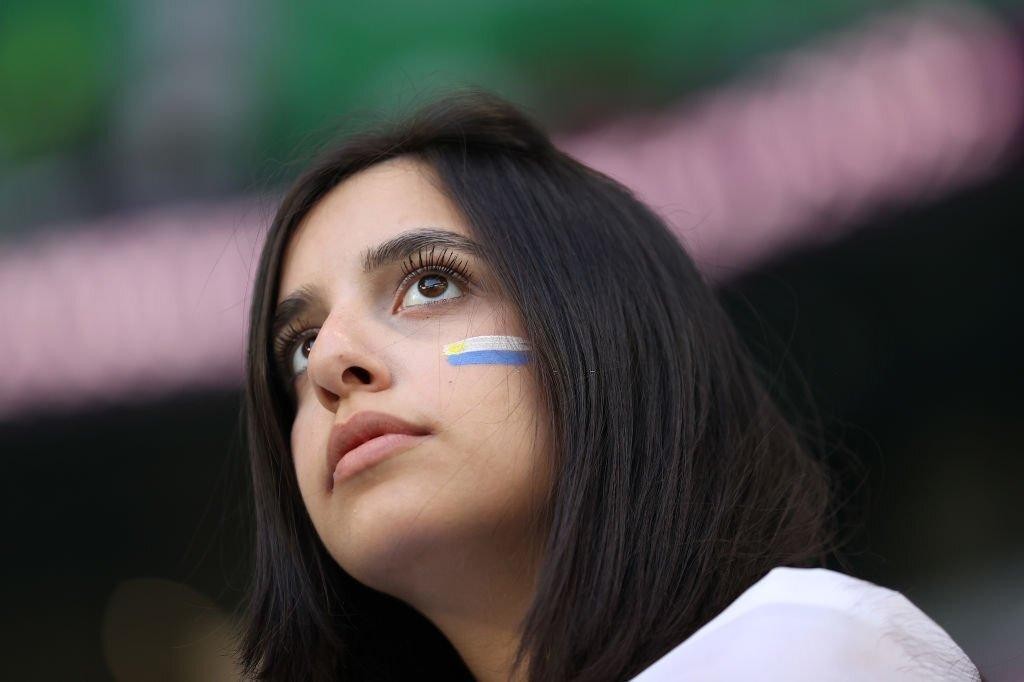 Ngắm dàn mỹ nhân cổ vũ cho ĐT Uruguay tại World Cup 2022 - Ảnh 2.