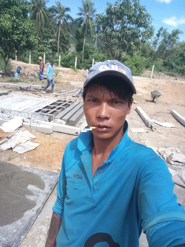 Changing from his time as the poorest YouTuber in Vietnam, Loc Fuho just built a new house and showed off his scene of buying a luxury car - Photo 2.