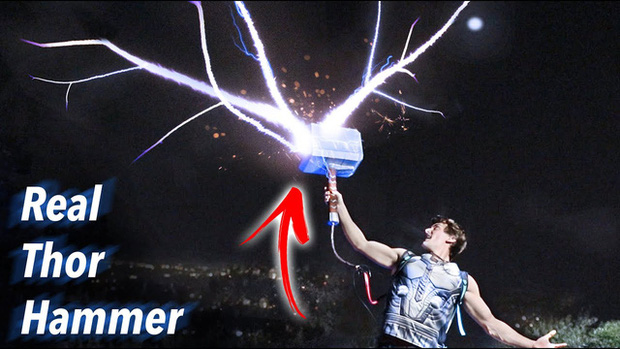   YouTuber invented Thor's magic hammer with the ability to launch lightning in reality - Photo 2.