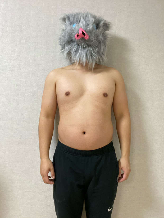 The office worker worked hard, turning his fat belly into 6 packs to cosplay Inosuke in KnY - Photo 3.