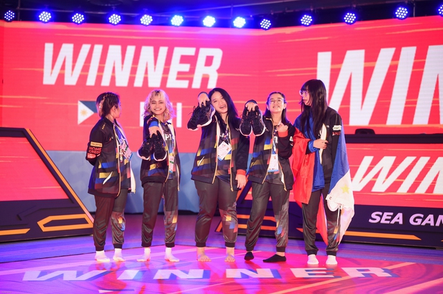 Hiên ngang bước vào Chung kết, đội tuyển Tốc Chiến nữ Việt Nam quyết tâm trở thành những cô gái vàng - Ảnh 2.