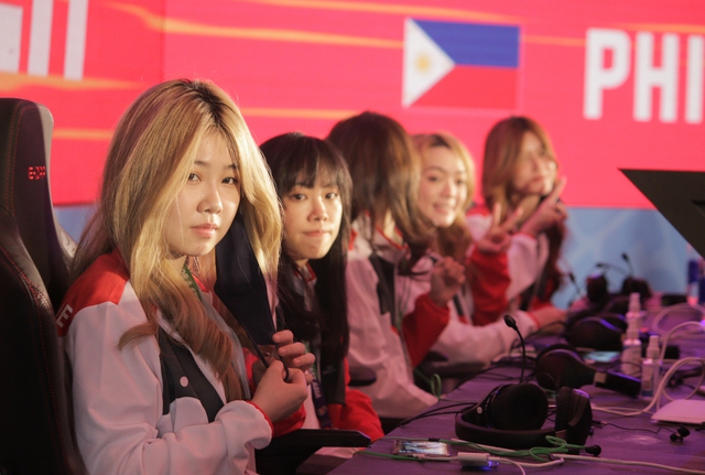 Hiên ngang bước vào Chung kết, đội tuyển Tốc Chiến nữ Việt Nam quyết tâm trở thành những cô gái vàng - Ảnh 6.