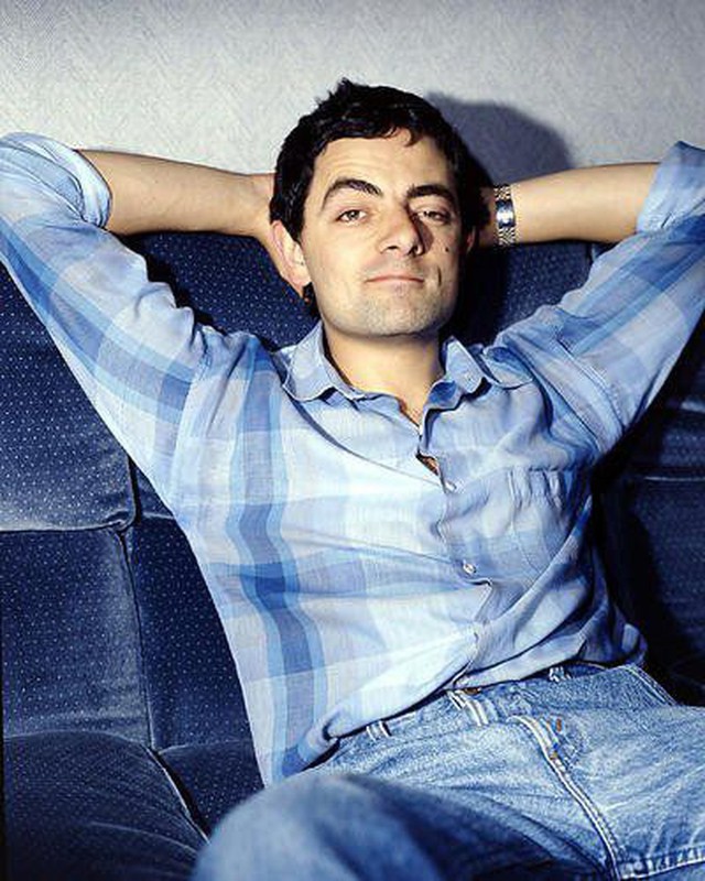 Vua hài Mr. Bean Rowan Atkinson: Vứt bỏ hôn nhân hơn nửa đời người trong vòng 65 giây, để đi theo tiếng gọi tình yêu - Ảnh 2.