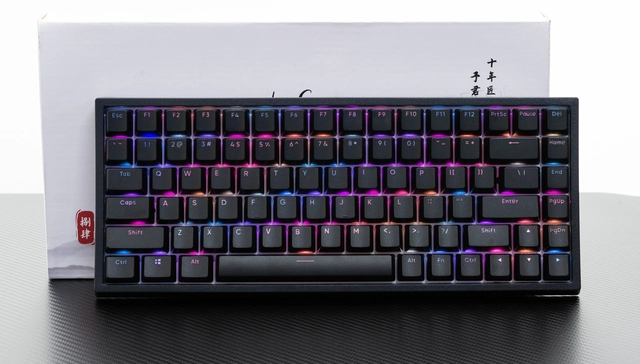 Bàn phím cơ KEYCOOL KC84 RGB: Thanh mảnh, gọn gàng đầy tiện lợi cho game thủ - Ảnh 1.