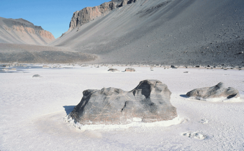  Hồ kỳ lạ nhất thế giới: Ở nơi lạnh nhất Nam Cực, dù âm 50 độ vẫn không thể đóng băng - Ảnh 1.