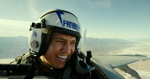 Những sự thật ngã ngửa về dàn phi công trai đẹp gái xinh trong Top Gun Maverick - Ảnh 4.