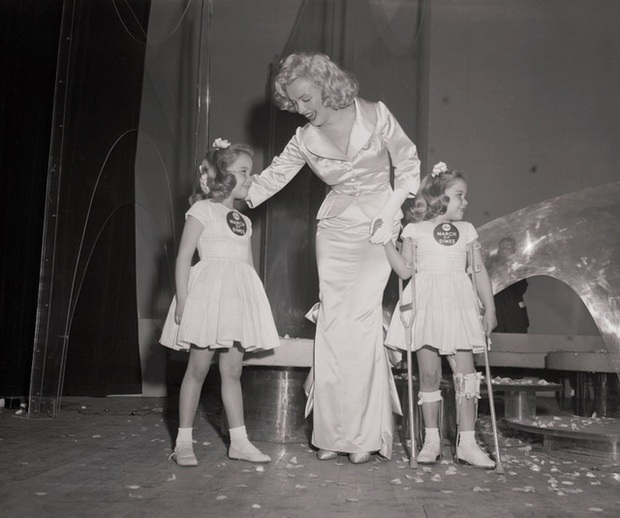 8 đặc điểm khiến khán giả mê mẩn quả bom tóc vàng Marilyn Monroe đến tận ngày nay - Ảnh 1.