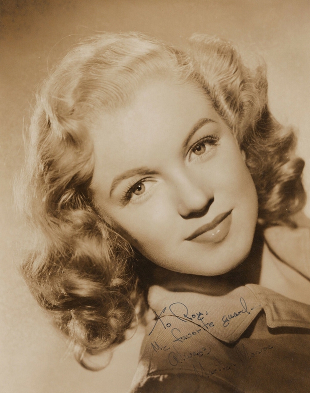 8 đặc điểm khiến khán giả mê mẩn quả bom tóc vàng Marilyn Monroe đến tận ngày nay - Ảnh 2.
