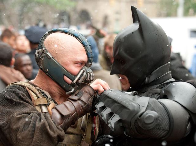 The Dark Knight Rises 10 năm nhìn lại: Đoạn kết của bản thiên anh hùng ca đã thay đổi hoàn toàn Hollywood - Ảnh 4.