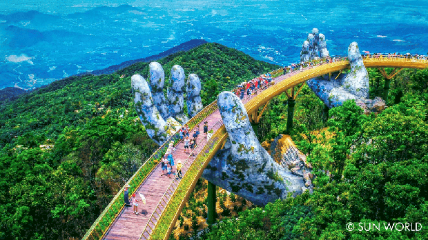 The Golden Bridge in Vietnam makes the whole world 