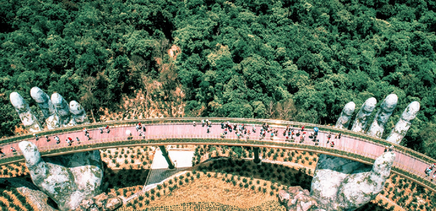 The Golden Bridge in Vietnam makes the whole world 