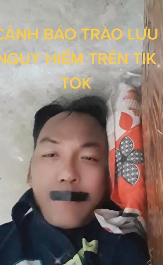  Cảnh báo trào lưu nguy hiểm trên TikTok: Dán băng keo vào miệng mong ngủ ngon, không ngáy - Ảnh 3.
