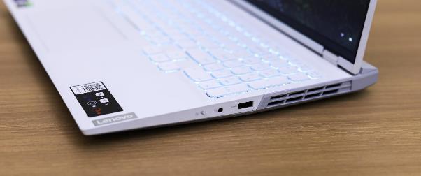 Đánh giá Legion 5i Pro 2022: Laptop mạnh mẽ không ngán tựa game nào - Ảnh 4.