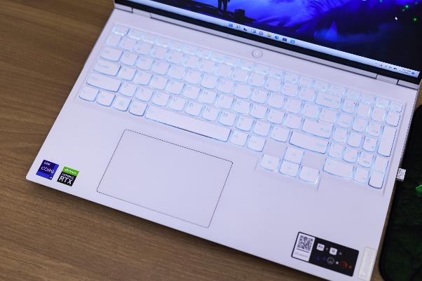 Đánh giá Legion 5i Pro 2022: Laptop mạnh mẽ không ngán tựa game nào - Ảnh 5.