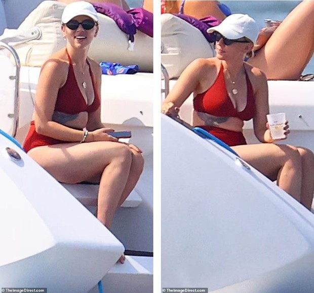 Scarlett Johansson's black widow in a bikini showing her fat belly is still sexy - Photo 3.