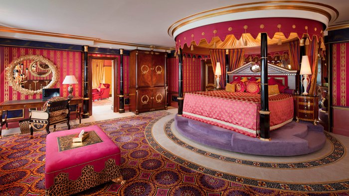 Có gì bên trong khách sạn 7 sao duy nhất trên thế giới xa hoa bậc nhất Dubai? - Ảnh 6.