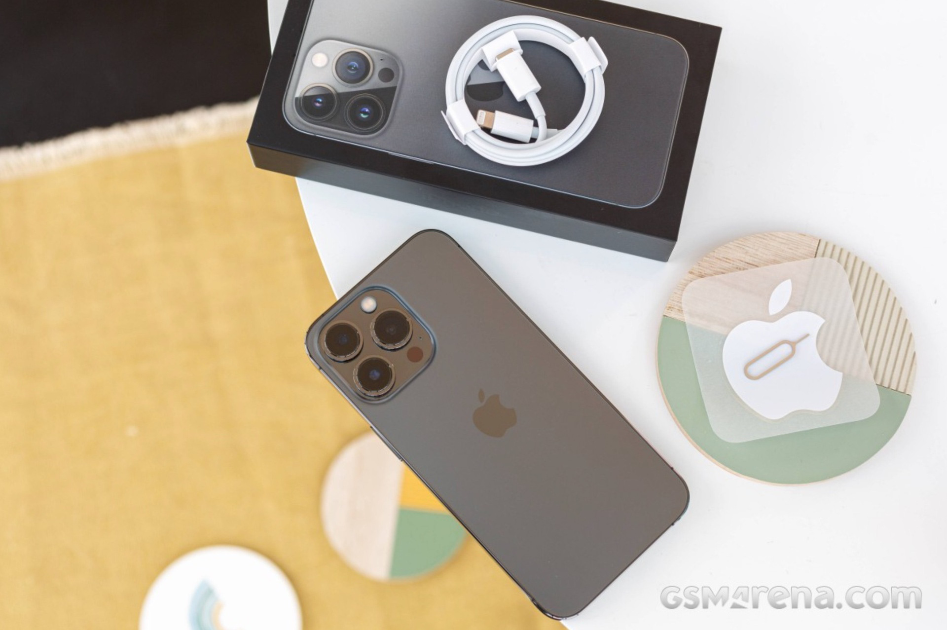 Brazil cấm Apple bán iPhone không có bộ sạc - Ảnh 2.