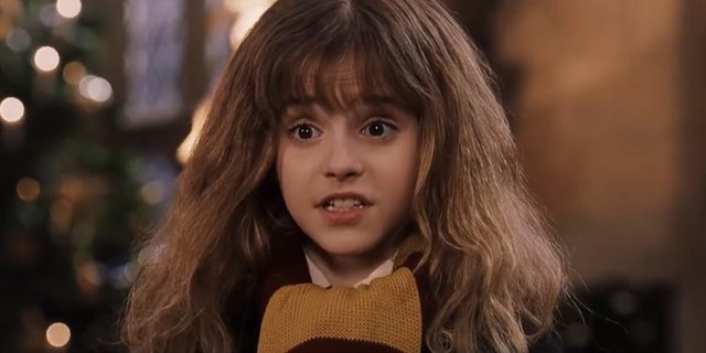 Clip hiếm hé lộ tính cách thật của Emma Watson thời Harry Potter, cách đối xử với đạo diễn quá bất ngờ - Ảnh 1.