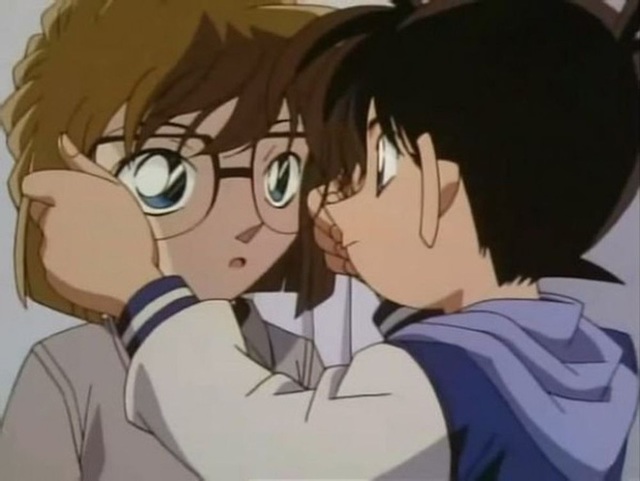 The author confirms that Haibara secretly loves Conan, evidenced by the famous 'love-making' detail - Photo 3.