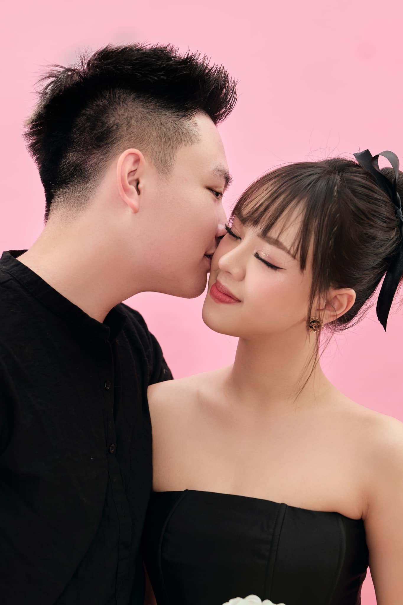 Released a 'sweet tooth' photo with her best boyfriend, Thao Trang was urged by fans to get married - Photo 3.