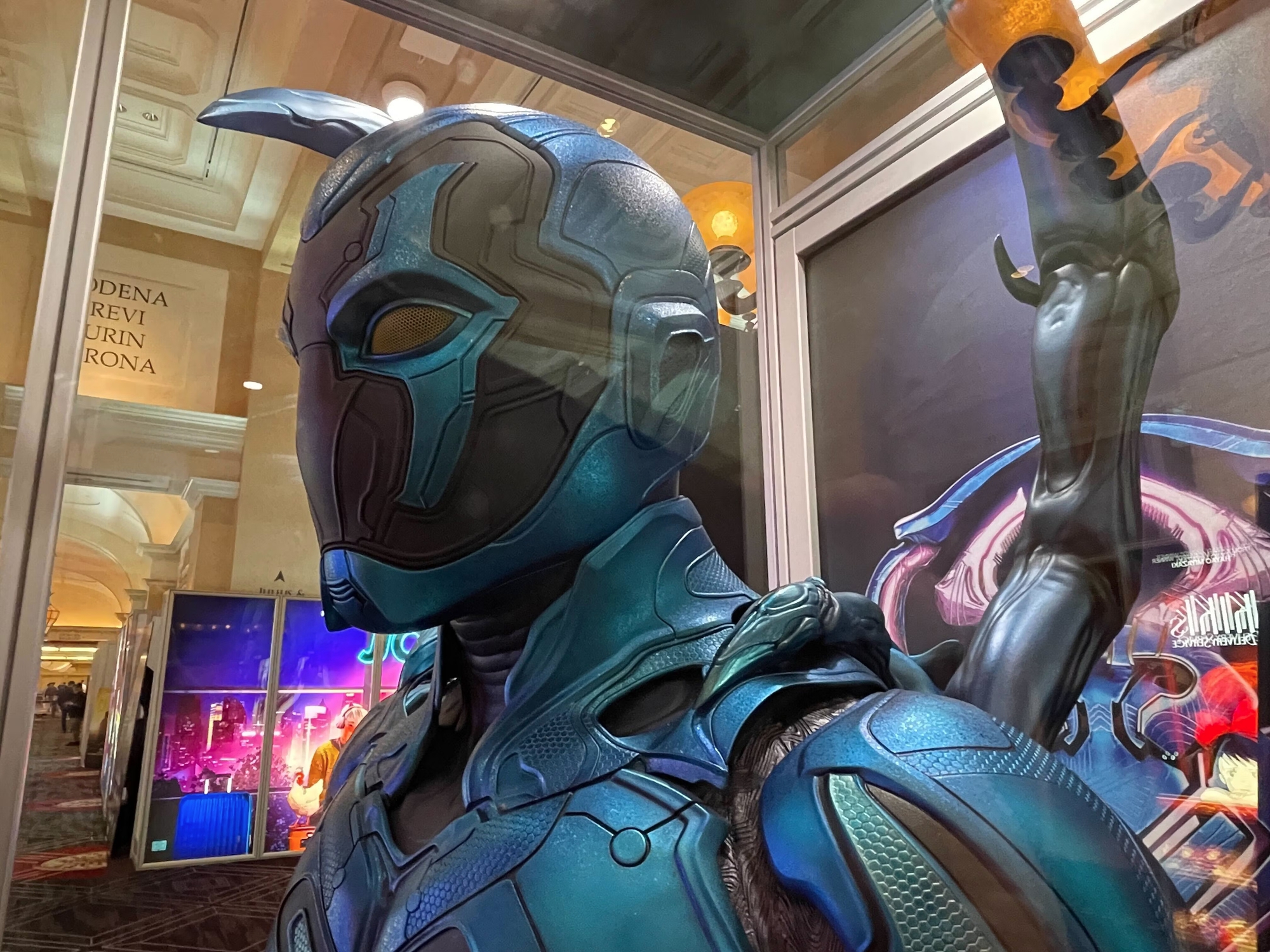Ngắm nghía hình ảnh chi tiết đầu tiên về bộ giáp của siêu anh hùng Blue Beetle - Ảnh 2.