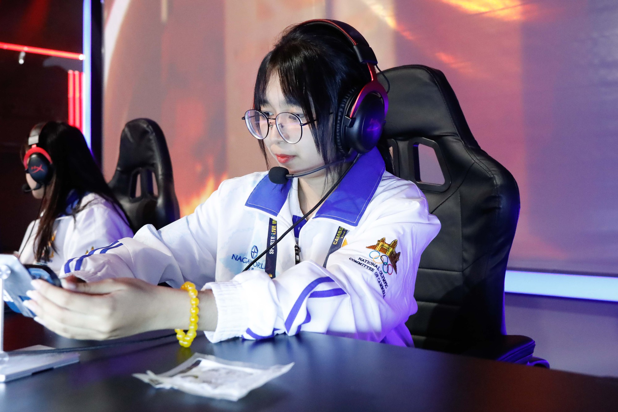 International Esports 'pink ball' blooms at the 32nd SEA Games, Vietnamese players are on par with 'female pearls' - Photo 11.