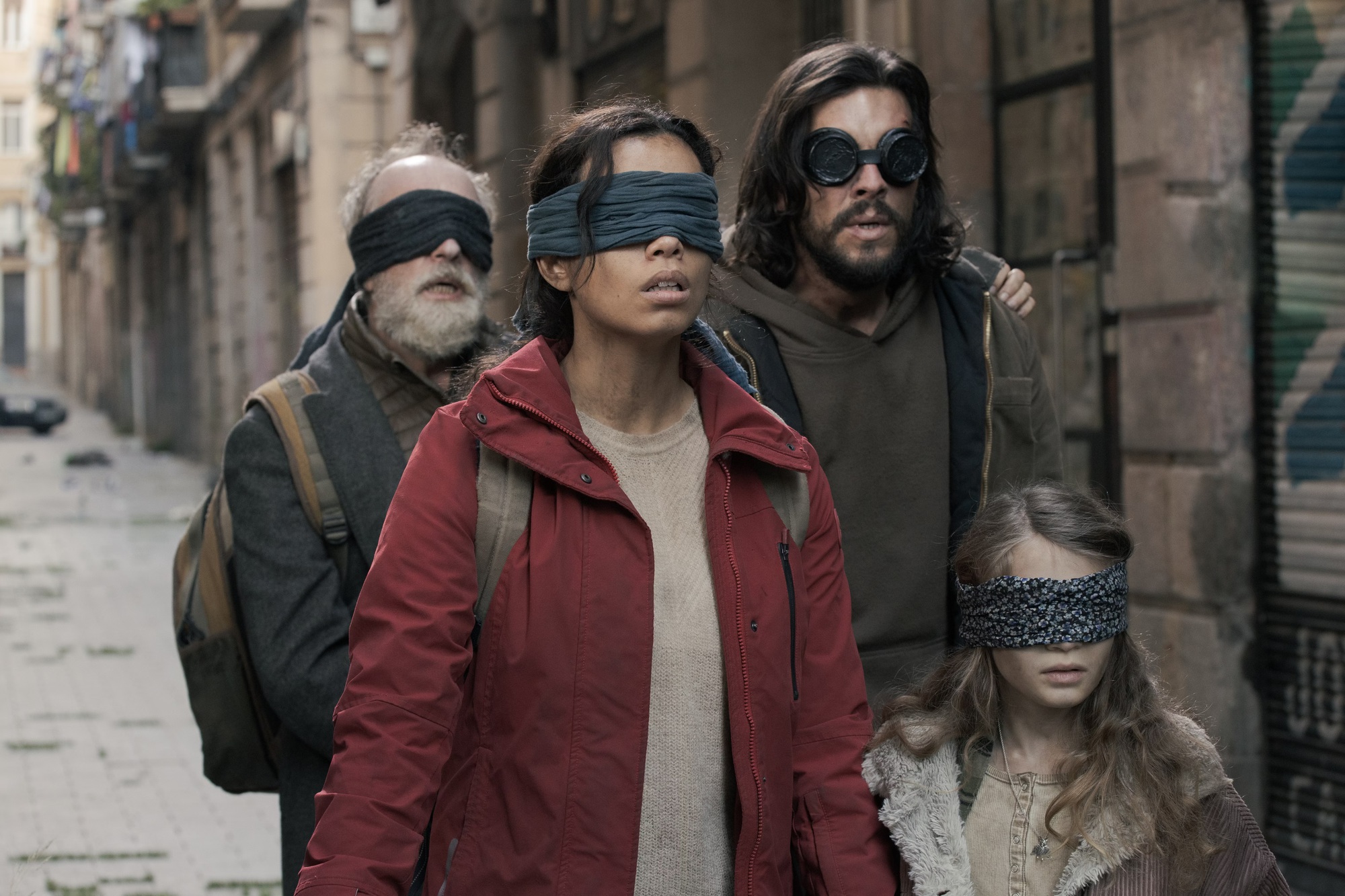 Phim kinh dị Netflix &quot;Bird Box Barcelona&quot; hé lộ trailer và hình ảnh chính thức đầu tiên  - Ảnh 1.